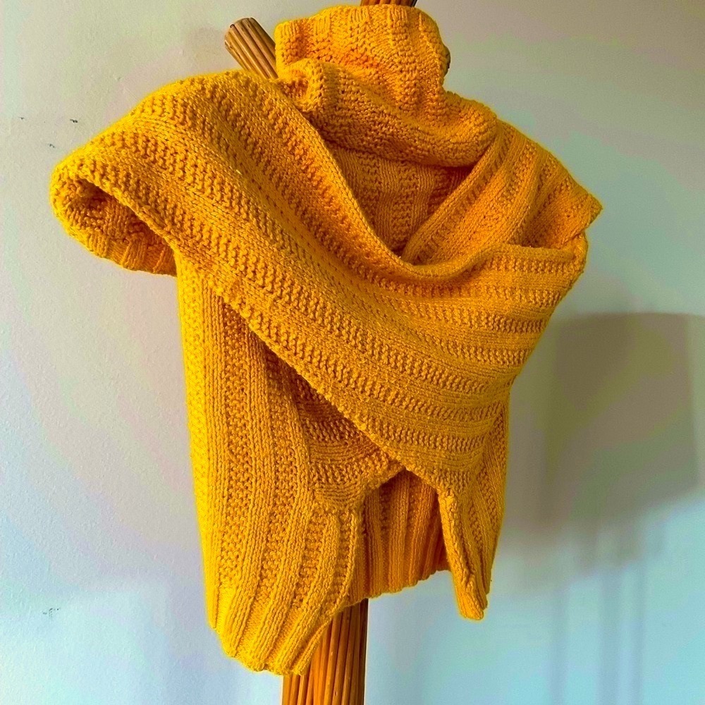 Designer Chunky Cropped Golden Mercerized Cotton Knit Turtleneck